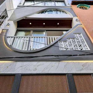 giá ngộp hồ bá kiện,p 15, quận 10. giá 3,69tỷ/ 56m2- 1trệt, 2lầu - sân thượng. đang cho thuê 15tr