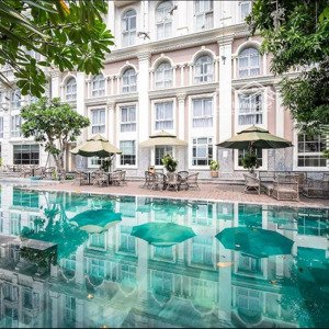 cho thuê khách sạn 4 sao - 250 phòng- 2 hồ bơi-mt nguyễn thị thập, q7- 2 tỷ/th