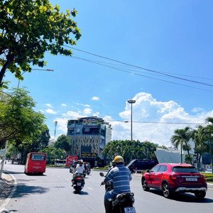 nhà góc 2 mặt tiền tôn thất tùng / gần vòng xoay cầu trần phú , tiện kinh doanh, giá tốt