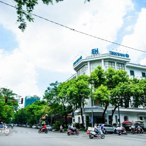bán nhà mặt phố trần hưng đạo, 96 tỷ, 62 m2, xây 6 tầng mặt tiền rộng 8m rất đẹp vị trí hiếm có