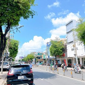 bán nhà căn góc trường chinh, phường 14, quận tân bình. dt: 4x22met, đúc 4 tấm.