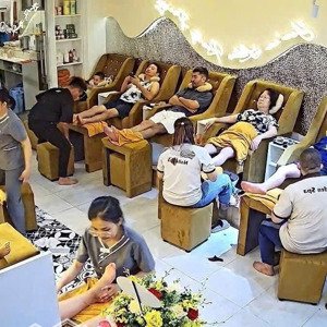 Sang Nhượng Spa Mặt Tiền Tô Hiến Thành Khách Du Lịch đông