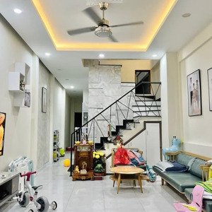 bán nhà 1 lầu 1 trệt xây ở kiên cố - thiết kế hiện đại - xd tâm huyết, sân xe hơi - giếng trời