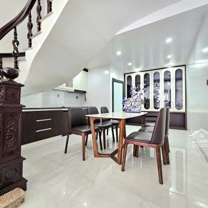 cho thuê nhà tại ngô gia tự - văn cao có gara ô tô đỗ trong nhà cực đẹp - full nội thất
