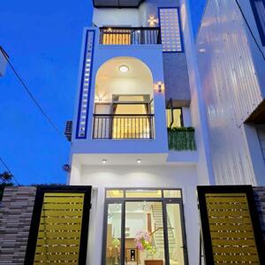 “Chỉ với 2 tỷ 3 – bạn đã sở hữu ngay căn nhà 1 trệt 2 lầu, nằm sát bên Aeon Mall Tân An, Long An – vị trí tiềm năng, pháp lý rõ ràng!”