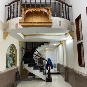 cho thuê nhà 3 phòng ngủ nguyễn thần hiến, quận 4