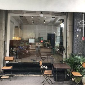 Mặt Bằng Kinh Doanh - Hàm Nghi Quận 1 - Cạnh Cáctòa Nhà Văn Phòng. Giá 12 Triệu/ Tháng