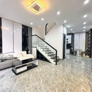bán nhà 2 lầu lộ oto nhà mới tặng full nội thất có 3 pn 4wc nhà gần siêu thị vincom hùng vương