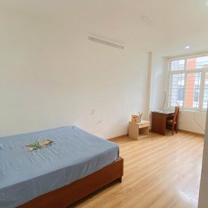 chính chủ cho thuê căn hộ studio ngõ 76 duy tân - cầu giấy - vào ở ngay - oto đỗ cửa
