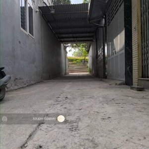 chủ nhà gửi bán siêu phẩm ô tô 7 chỗ đỗ cửa - vị trí đẹp - an ninh tốt dân trí cao.