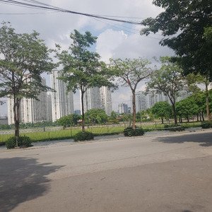 bán căn biệt thự ở thành phố giao lưu. bắc từ liêm hà nội