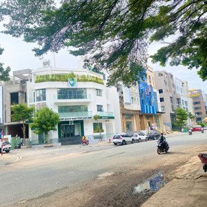 cho thuê căn biệt thự 180m2 xây 1 hầm 4 lầu nội thất cơ bản giá rẻ tại quận 2