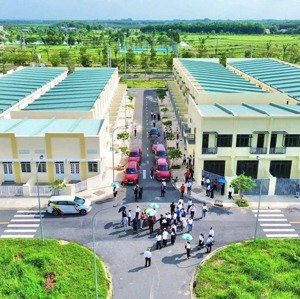 Nhà Phố Thương Mại Mặt Tiền đường Lớn, Gần Chợ, Tiện Kinh Doanh & ở