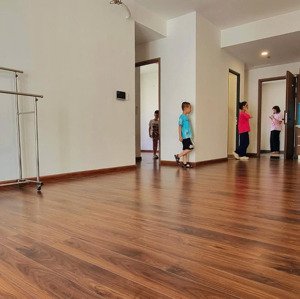 Cho Thuê Căn Góc Akari Bình Tân 79m2 2pn 2wc, View Công Viên Nội Khu Xanh Thoáng, Nội Thất đẹp.