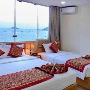 Nhân - Khách Sạn Mặt Biển Ngang 10m Tại Phạm Văn đồng
