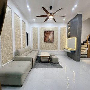 nhà phố đ. trường sơn, p. 15, q. 10. cách bệnh viện đa khoa bưu điện chỉ 500m