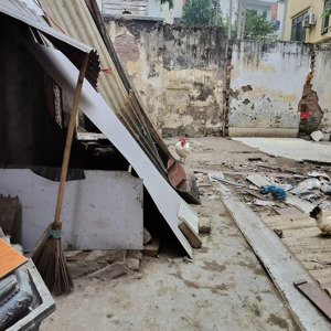 bán quyền sd đất trung tâm quận cầu giấy, hn. 1 nhà ra phố 4 chỗ vào nhà. thích hợp xây toà ccmn