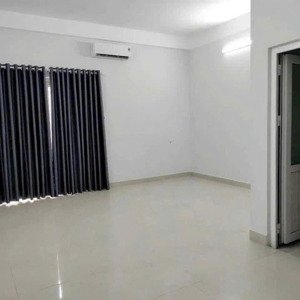 nhà phố uni town 4 phòng ngủ có 4 máy lạnh