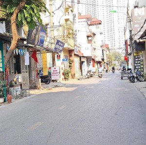 cho thuê nhà 3 tầng mặt đường phan bá vành. gần tp giao lưu, hồ điều hòa. phù hợp ở, làm vp, kd onl