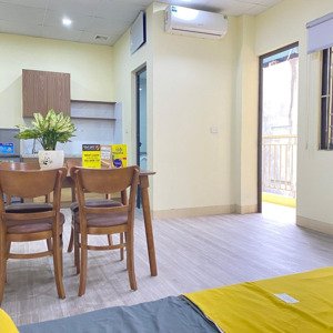 phòng 30m2 ban công rộng ngõ 79 cầu giấy. full đồ 5tr/tháng