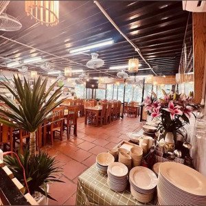 cho thuê nhà mặt phố nguyễn du. 300m2x4t + sân 300m2. mt: 22m