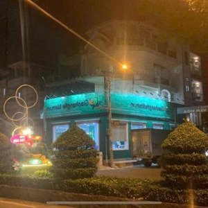Biệt Thự Trung Tâm Q11.cần Người Thiện Chí
