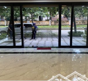 11tr-cho Thuê Vp 90m Sạch Sẽ Vừa Hoàn Thiện Hiện đại Thang Máy Gấp Ngày 7 Geleximco Lê Trọng Tấn
