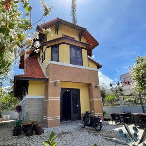 biệt thự đường trịnh hoài đức, dt 200m2, đường ô tô, view đẹp. giá 10.5 tỷ
