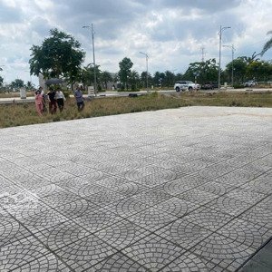 bán 6 lô đất nền trung tâm thị trấn bến lức long an sổ hồng riêng