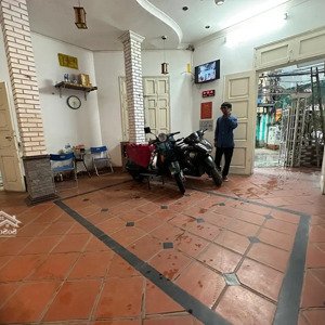 bán nhà hồ ba mẫu diện tích 93m2, mặt tiền khủng, 5 tầng, ô tô đi lại thuận tiện. giá: 32tỷ