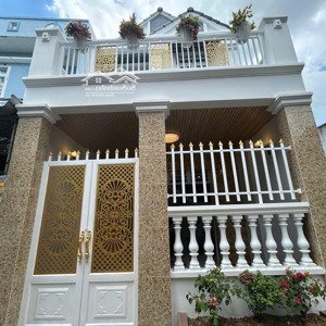 Bán Nhà Lầu đẹp 5 X 17 Gần Ngã 3 Tân Kim Ql50 Tt. Cần Giuộc. đường ô Tô Giá 2 Tỷ 3. Lh 