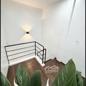 cực hiếm phân khúc nhỏ quận đống đa - ngõ văn chương - sổ đỏ chính chủ