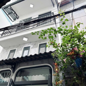 bán nhà mới cách mạng tháng 8 - quận 10 - 2 phòng ngủ - 2 wc - 10 mét ra ô tô - chỉ nhỉnh 3 tỷ