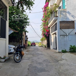 lô góc ngõ lộc đa - hưng lộc chỉ 2 tỷ 150 triệu đường ô tô tránh nhau. cách ủy ban, trường học 400m
