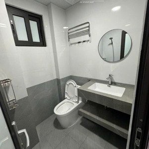 ngõ 559 vũ tông phan ccmn giá 5tr ở được 3-4 người thoái mái