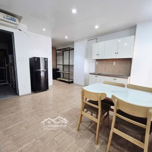 căn 2 phòng ngủ 50m2 ngay lê văn sỹ q3 gần vòng xoay dân chủ , trần quang diệu , bờ kè trường sa