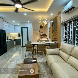(hot) chị chủ dễ thương cần bán căn nhà hẻm xe hơi đường cách mạng tháng 8, quận 10 - 5x12m -2 lầu