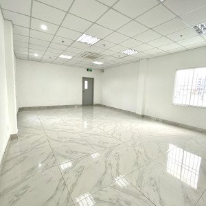 cho thuê văn phòng tân cảng 50m2 ngay tuyến ga metro đầy đủ tiện nghi