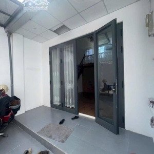 chủ nhà gửi bán nhà c4 gác lửng, nở hậu, gần chợ, khu dân cư sầm uất, pháp lý đầy đủ