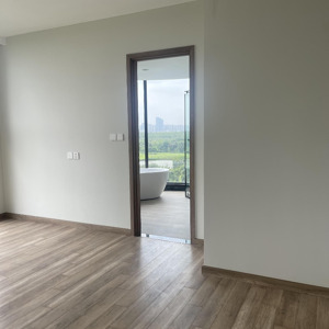 cần bán căn 3 ngủ onsen 97m2 view hồ, sân golf giá 8.2 tỷ bao phí