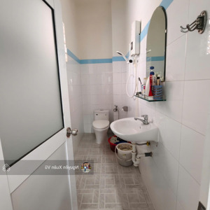 hot hot chưa qua đầu tư bán nhà góc 3 mặt thoáng trần bình trọng q.5 - 5.8x11m 3 tầng giá 11.5 tỷ.
