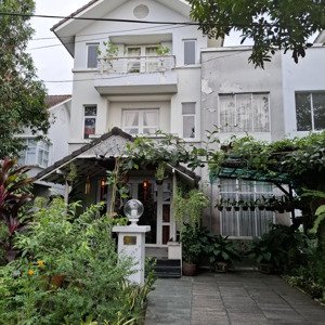 Bán Biệt Thự Tuyết Anh 2 Tầng 230 M2, Giá Chỉ 6.9 Tỷ. Tỉnh Lộ 8 Di Chuyển Qua Bình Dương 5 Phút