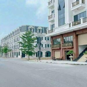 Bán Gấp Nhà 5 tầng Thị Trấn Trạm Trôi, Hoài Đức, LÔ GÓC 165m2, Giá chỉ 27 tỷ Thỏa Thuận