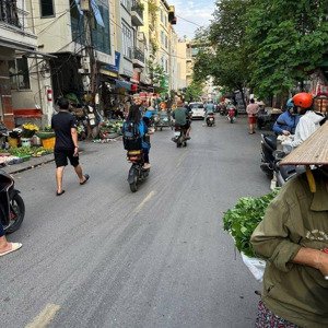 mặt chợ tứ hiệp - thanh trì kinh doanh sầm uất, giá rẻ giật mình, dt 100m2/giá 31,8tỷ, quá hót