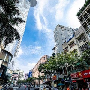 hiếm vip !!! cho thuê mặt bằng 19 hải triều, p.bến nghé, q1 - giá rẻ 45triệu, vỉa hè rộng