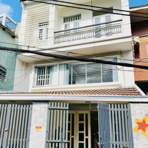 siêu phẩm trung tâm tân bình - ngay vòng xoay lê đại hành - giáp q10-q3 - đường xe tải thông - 6x11