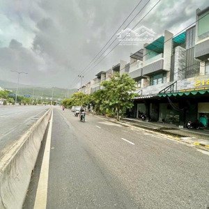 Bán Shophoue 3 Tầng Ngô Quyền : đường 33m -dt 100m Full Nội Thất