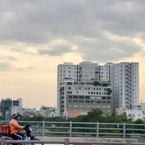 em bán căn lầu 9, diện tích: 62m2, 2pn/2wc - 2.650 tỷ (bớt lộc cho khách thiện chí mua)