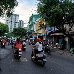 nhà to đẹp gần cao lỗ, q8, 4 tầng, ngang 4x18m (nở hậu 5,7m), đường 5m, giá thơm