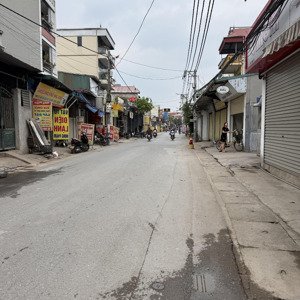 bán đất xóm 1 thôn đoàn kết- hai mặt tiền- đường oto tránh.dt:100m2, mt:5m. giá:7.9 tỷ còn tl